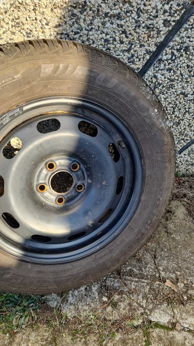 Гуми 185/65r15 3 броя