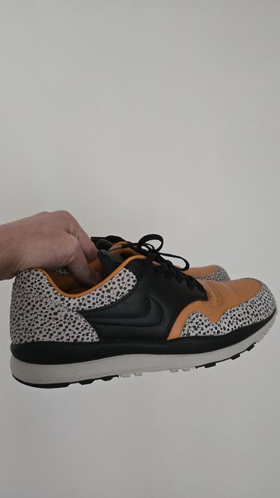 Nike, adidas spezial, diadora n9000