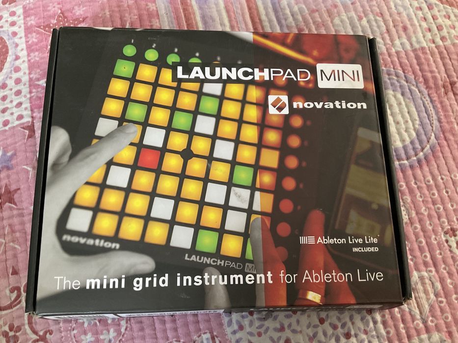 MIDI контроллер novation launchpad mini MK2