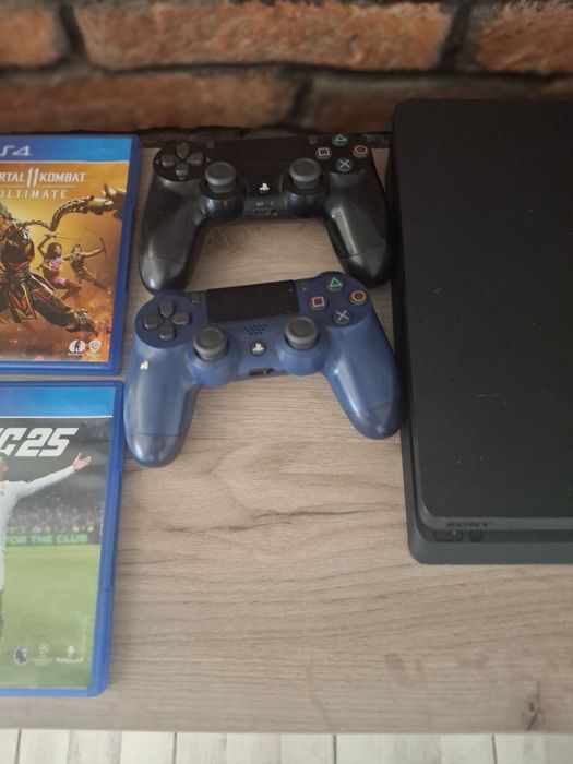 PlayStation 4slim