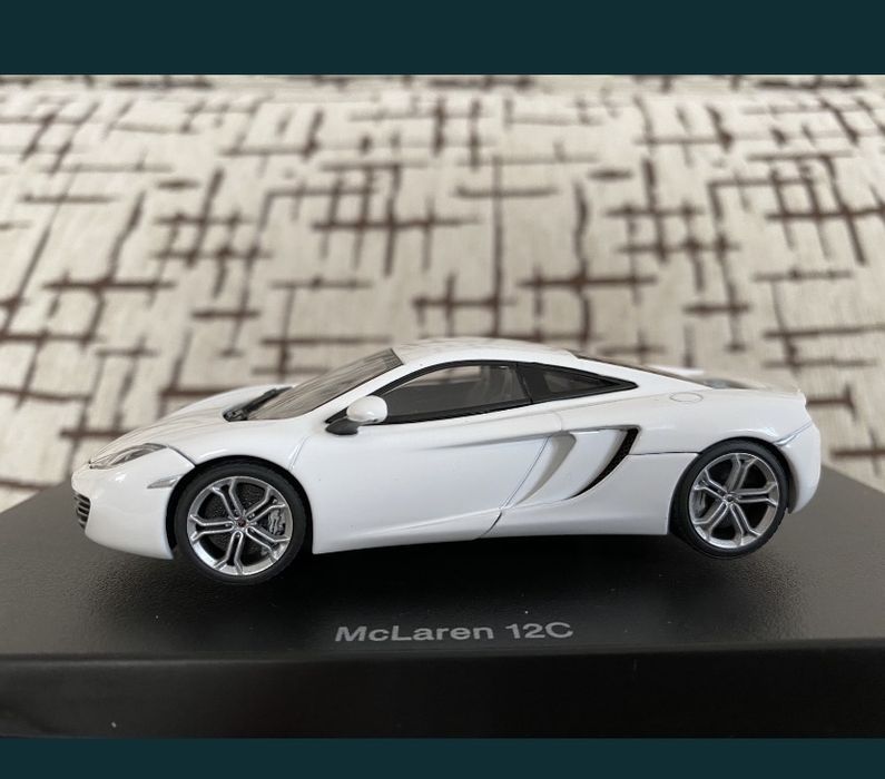 McLAREN 12C machetă auto scara 1:43 alb si gri