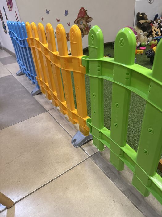 Оградка за занималня или детскикът