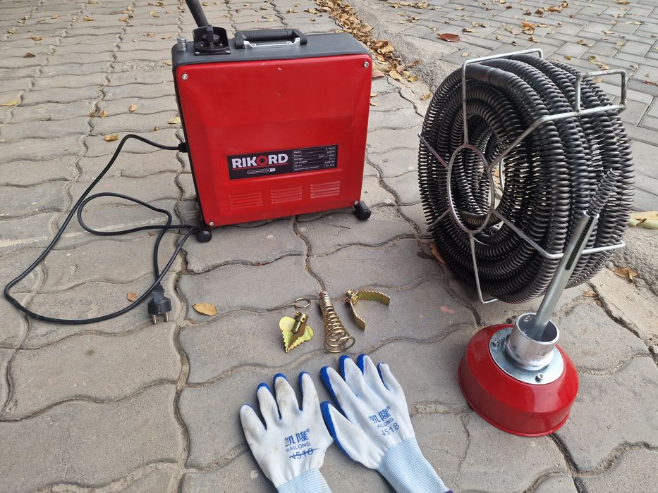 Аппарат для чистки канализаций