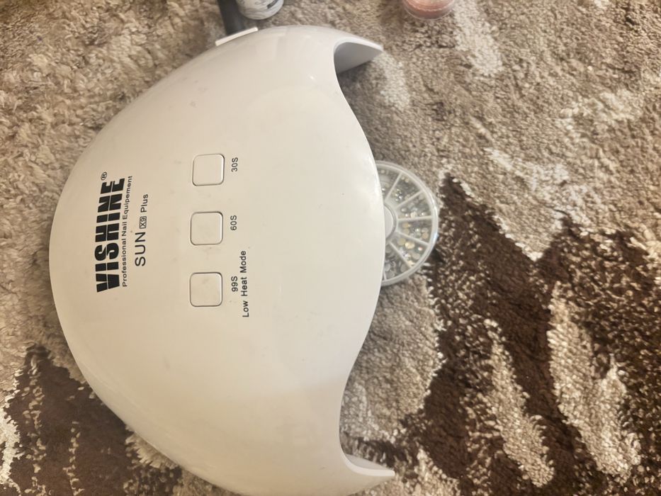 Продавам комплект за гел лак