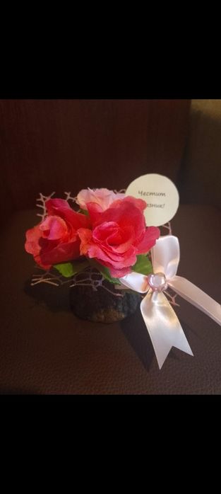 Продавам  аранжирани за вашия специален празник 8 март
