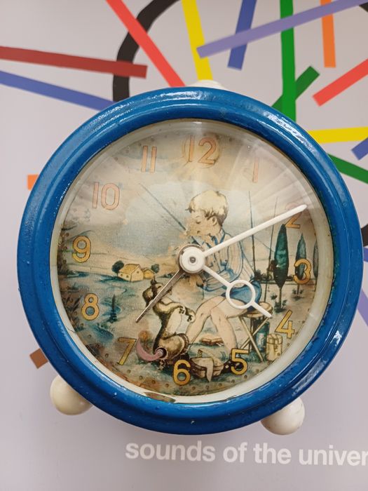 Ceas de masa Victoria funcțional in cutie originala