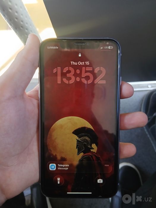 Iphone 11 ideal.
