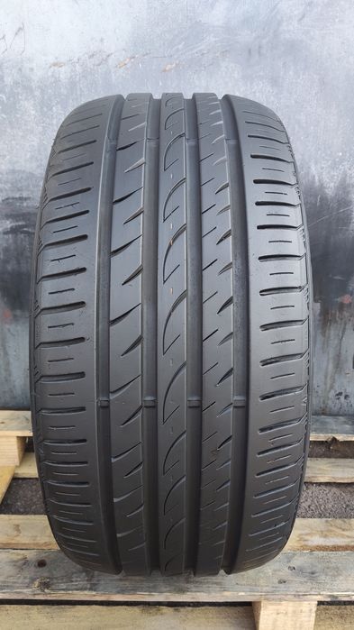 1бр. лятна гума 255/35/19 Nexen NFera SU4
dot23
8.2mm
Много добро съст