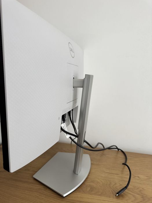 Dell S2422HZ – 24″ IPS монитор с Full HD камера, USB-C и 65W зареждане – като нов