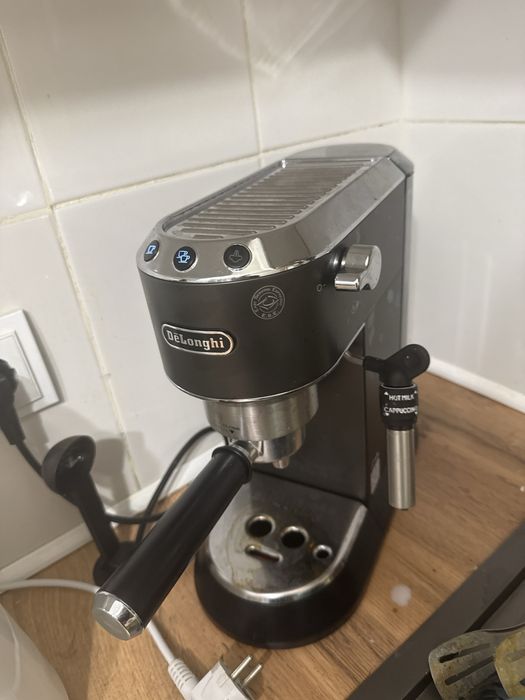 Продам кофемашину Delonghi