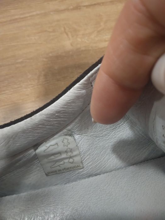 Дамски сникърси естествен велур  39 номер,  25 см.стелка. Ест.кожа вът