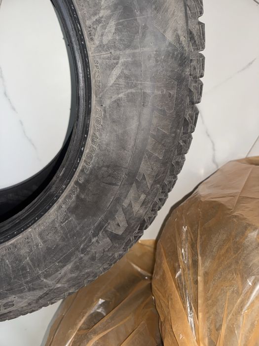 Зимние (шипованные) шины BRIDGESTONE BLIZZAK