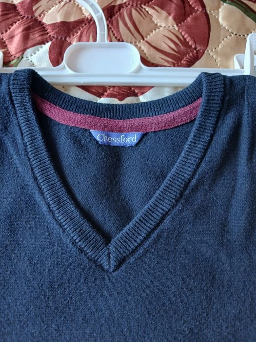 Продам жилетку школьную