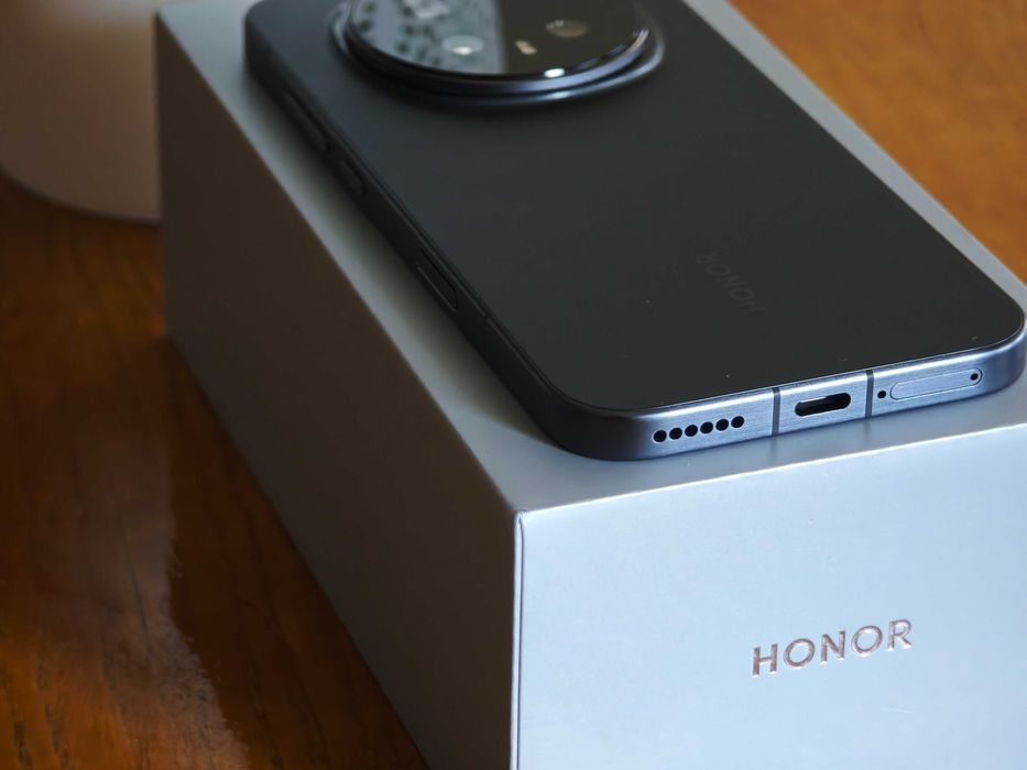 Нов Honor Magic8 16/512 черен;6.58";SD8 Elite Gen5;7000mAh;50x50x64mpx