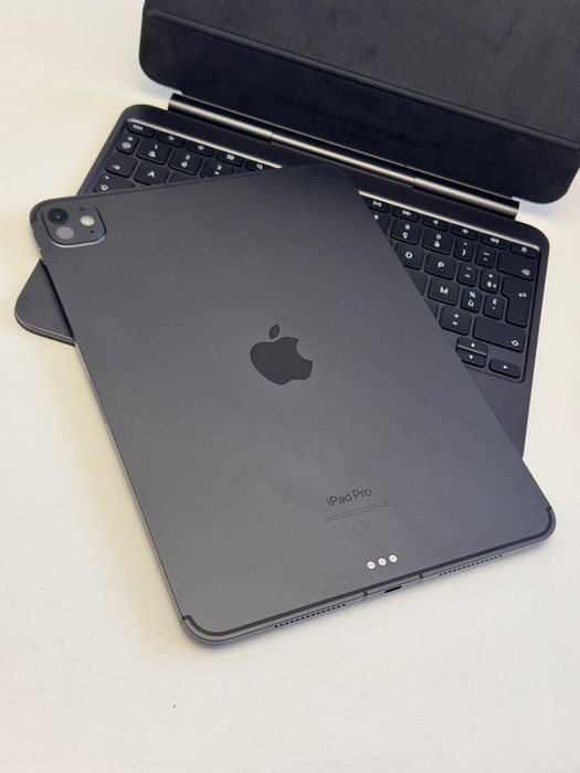 Apple iPad Pro 11" (2024), 512GB, Wi-Fi, Standard glass, Space Black