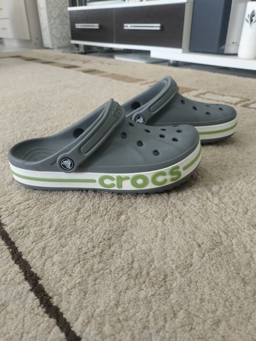 Продам crocs Новые