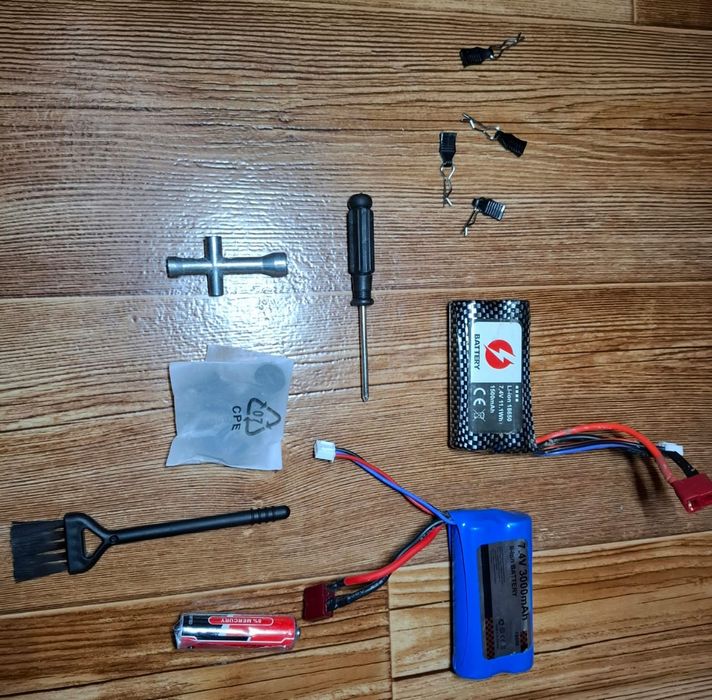 Продам машинку на пульте