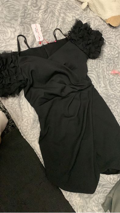 Rochie neagra noua