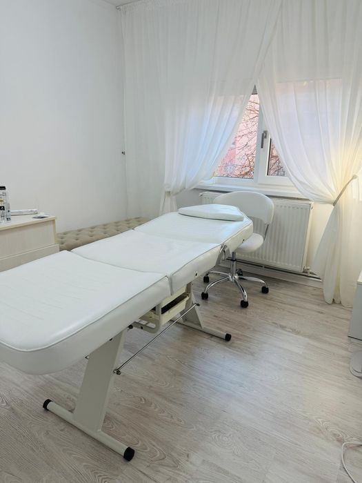 Vând pat cosmetica si scaun