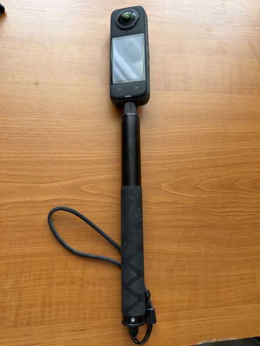 Insta360 X4 + stik INVIZIBIL + 2 baterii si hub incarcare + lentile de protectie