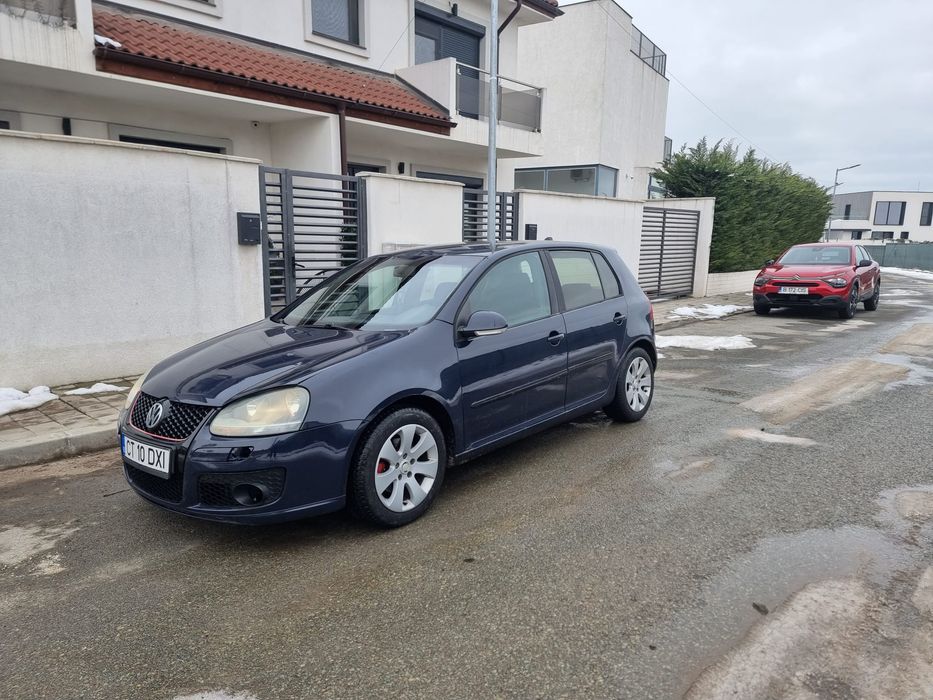 Vând Volkswagen Golf  5 1.9