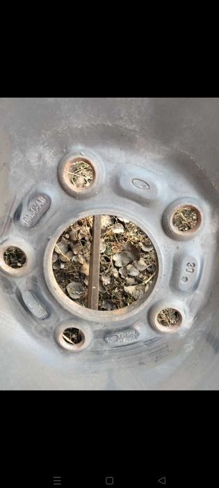 Set 4 anvelope de iarnă+genti de tablă Ford dot 2020