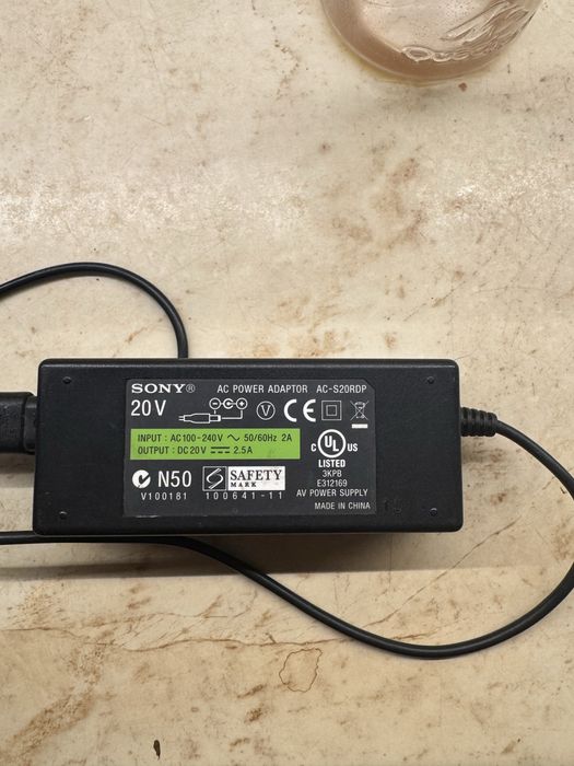 Тонколона Sony с AUX, Radio, iPod слот