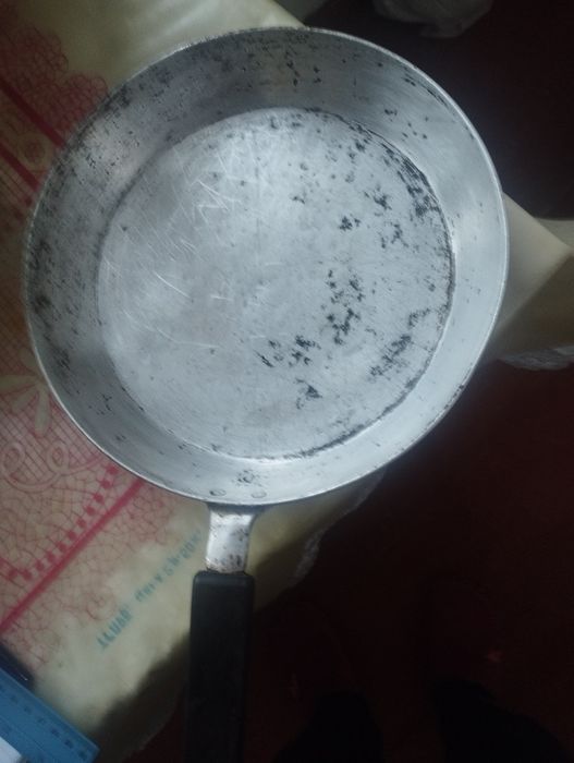 Продаются сковородки, эмалированная чашка