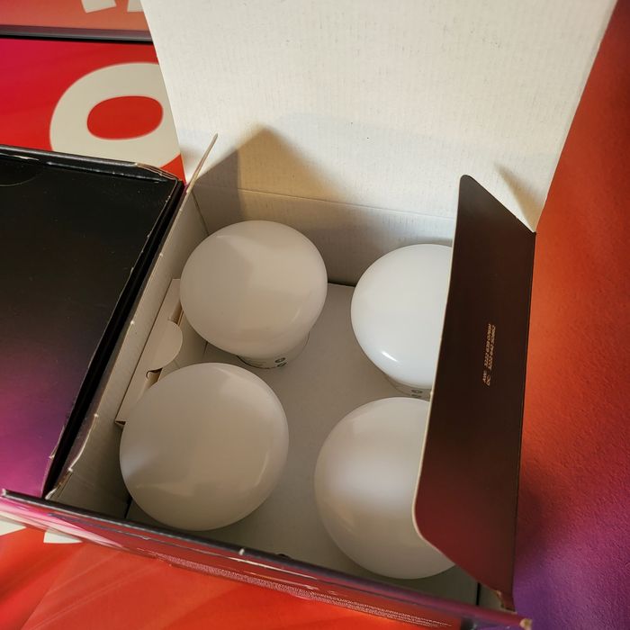 НОВИ-Смарт LED Крушки Philips Hue White And Color Ambience, E27, 806lm