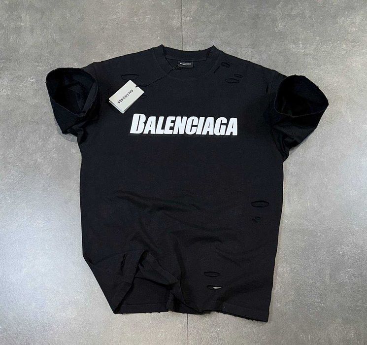 Нови с етикет мъжки тениски на Balenciaga в черно