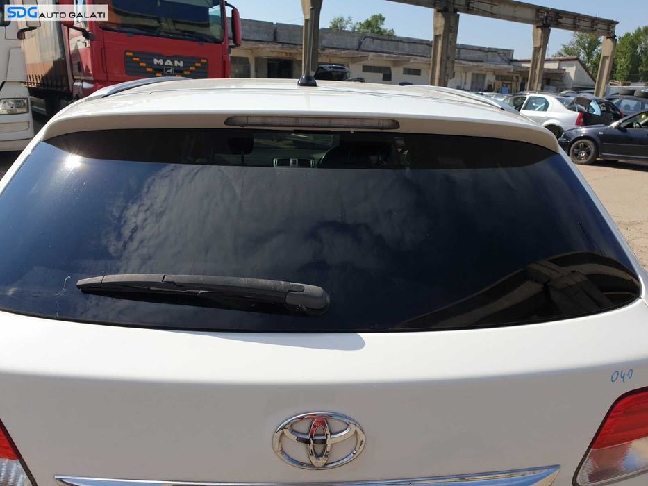 Brat Stergator de pe Luneta Geam Sticla Hayon Haion Portbagaj Toyota Avensis 3 Facelift T27 Break Combi 2009 - 2018