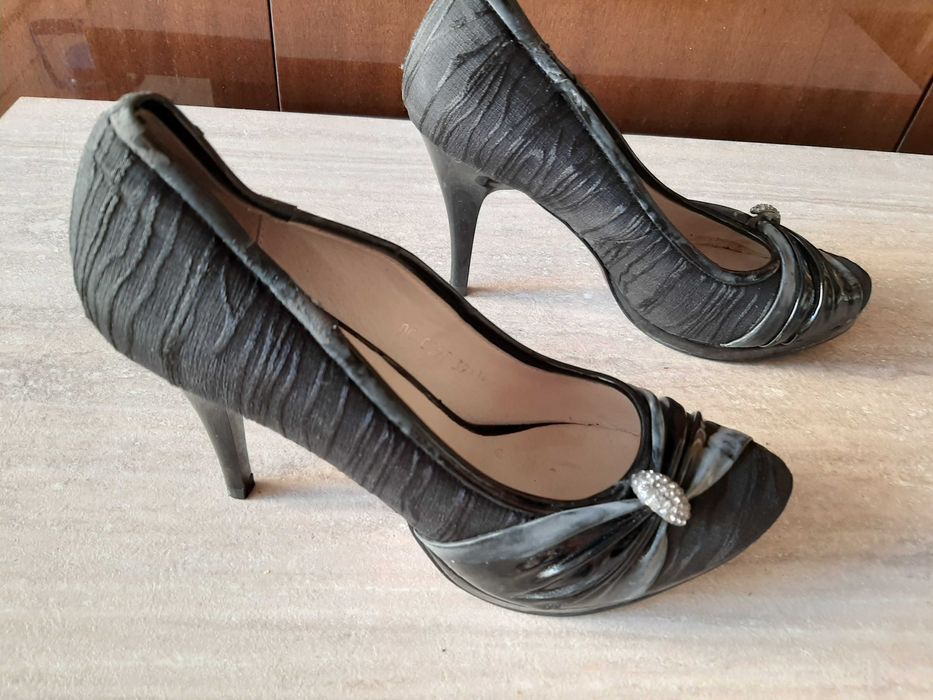 Дамски маратонки и  обувки-черни