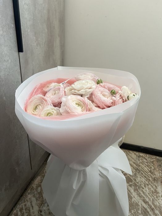 продам букет ранункулюсов