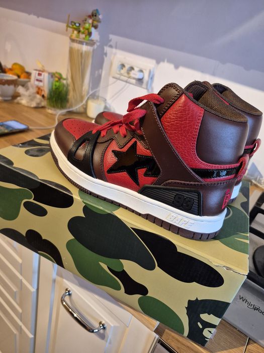 Sneakers
A BATHING APE Bape Sta 93 Hi
Red