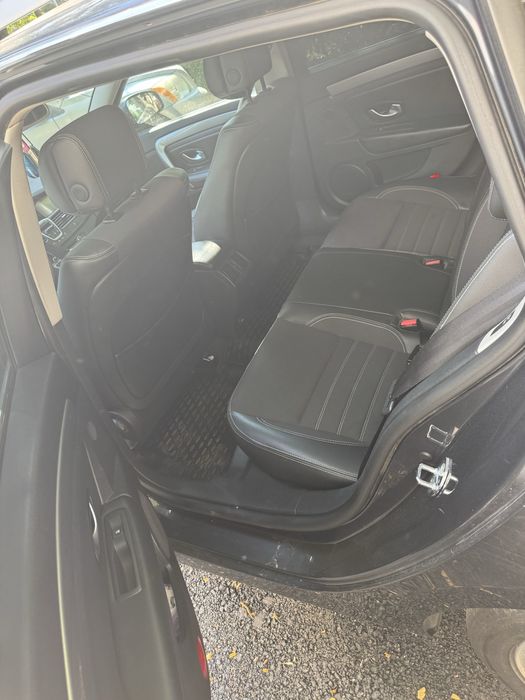 Vand Reanult laguna 3,an 2011 ,distributie pe lant,150 cai putere