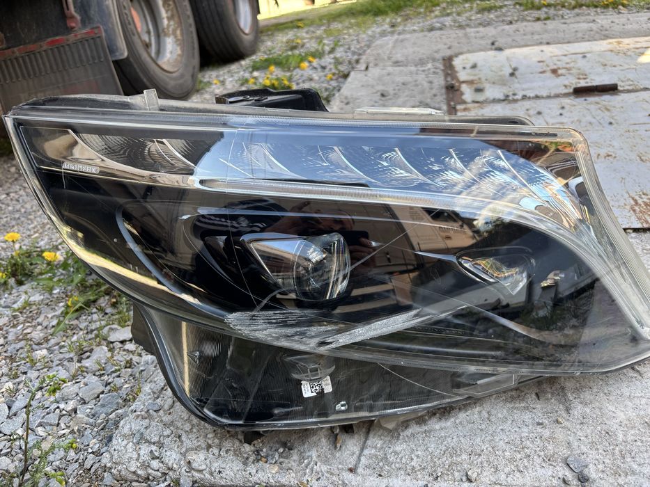 Десен фар за Мерцедес Вито,Mercedes vito W447