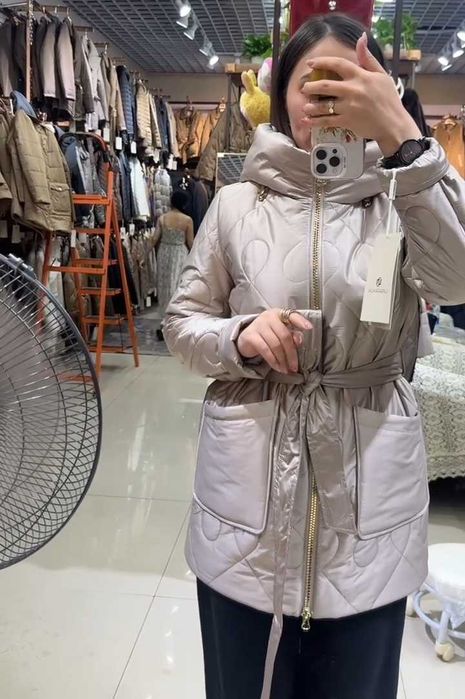 Продам куртки новые