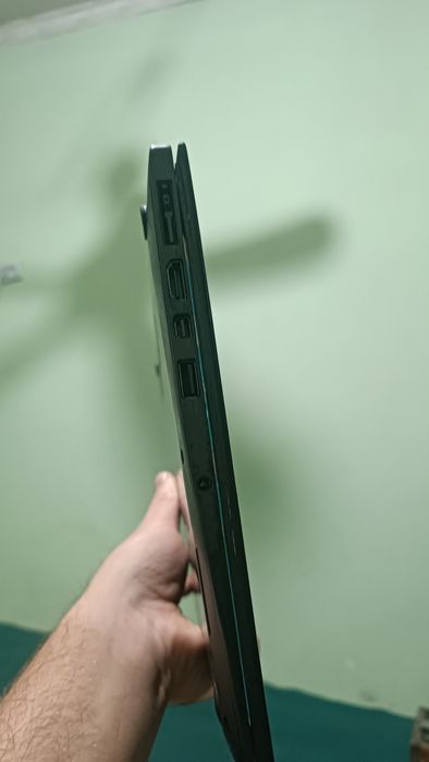 Srochna lenovo thinkpad 8/256 notebook kelishiladi