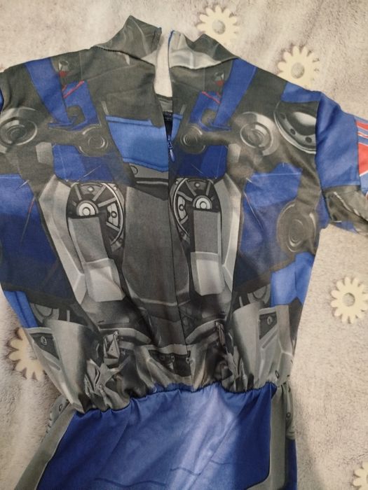Продам костюм Оптимус Прайм