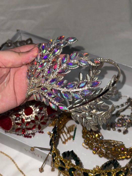 Kelin obrazlari uchun koronalar sotiladi