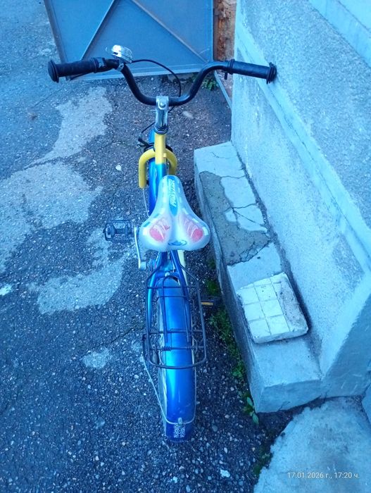 Продавам детско колело