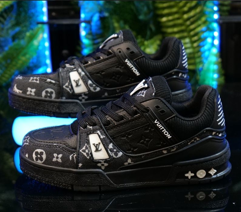 Louis Vuitton Унисекс Налични в Четири цвята