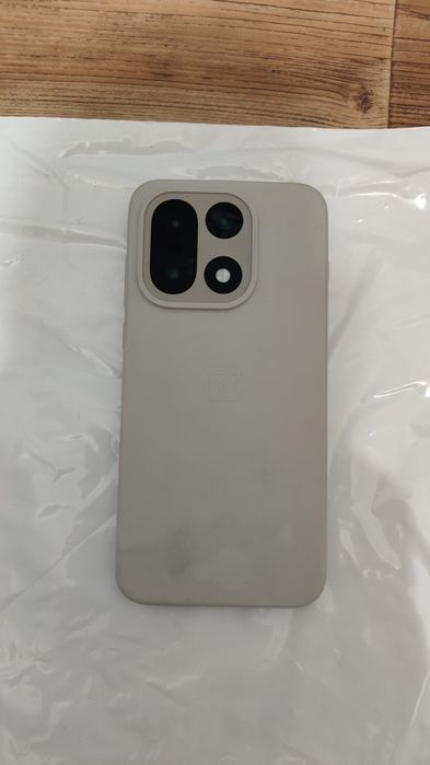 One Plus 15 16/512 новый