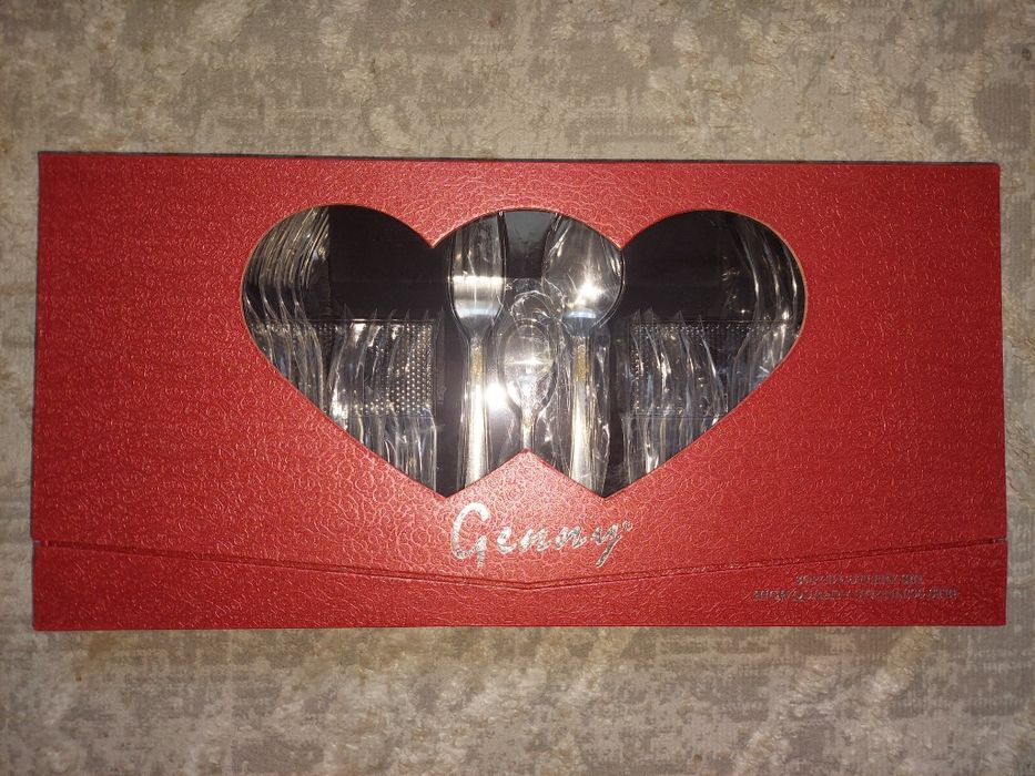 Набор ложек и вилок