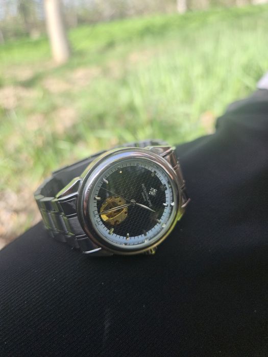 Сағат сатылады срочна