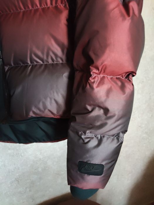 Оригинално дамско зимно яке (Nike).