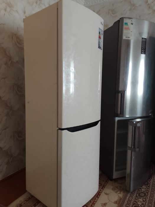 Срочна продам отлечно самсунг холодильник
