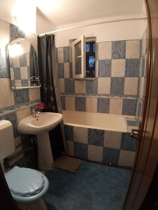 Închiriez apartament Aleea Trandafirilor