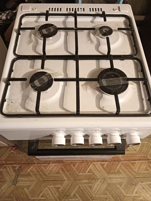 Продам газовую плиту