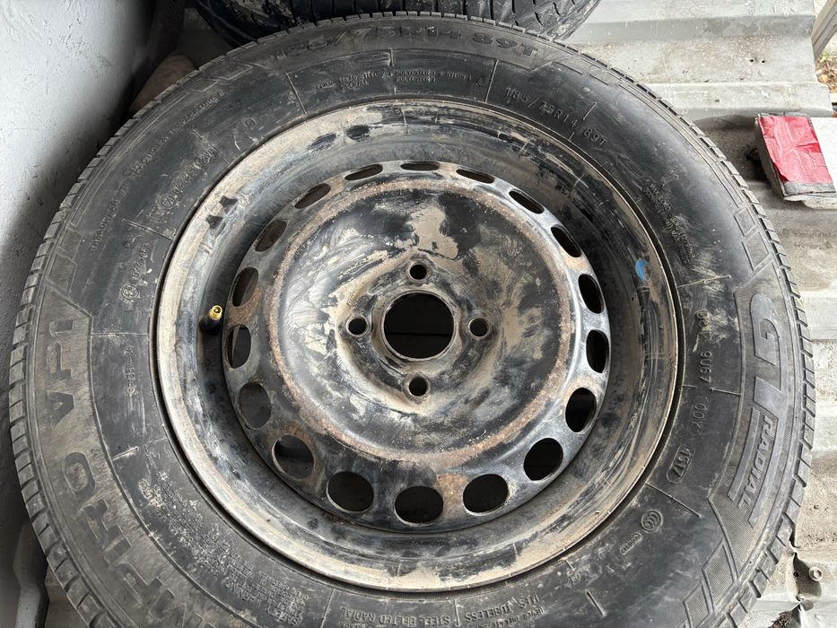 Продам шину с диском размер 14